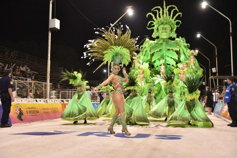 El Carnaval del país triunfó durante la segunda noche 